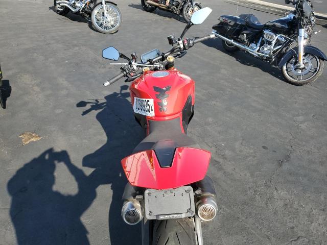 2025 DUCATI STREETFIGHTER V2  