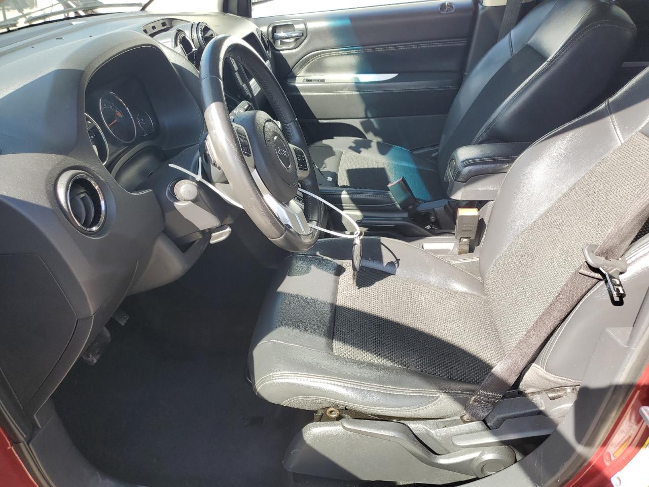 2014 Jeep Compass Latitude VIN: 1C4NJCEA5ED518028 Lot: 81981605