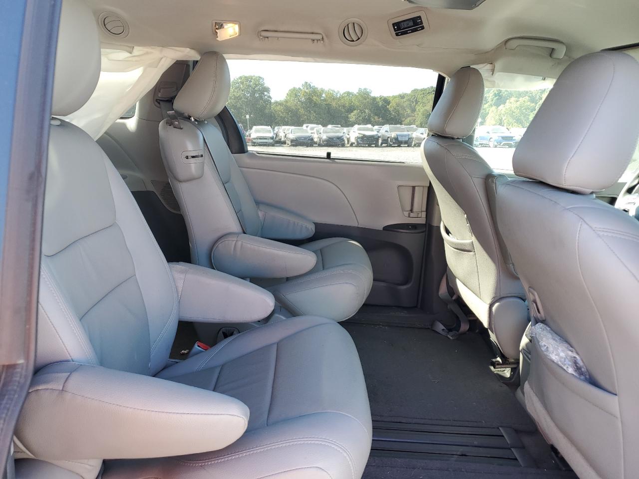 2015 Toyota Sienna Le VIN: 5TDKK3DC1FS602128 Lot: 81999585