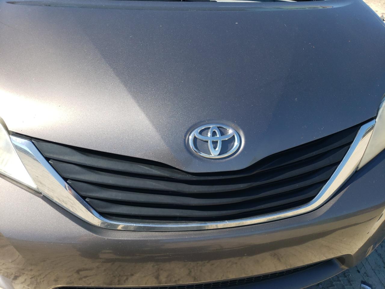 2011 Toyota Sienna Le VIN: 5TDJK3DC3BS012812 Lot: 82311685