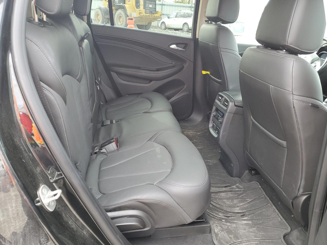 2018 Buick Envision Essence VIN: LRBFX2SA3JD001353 Lot: 86277005