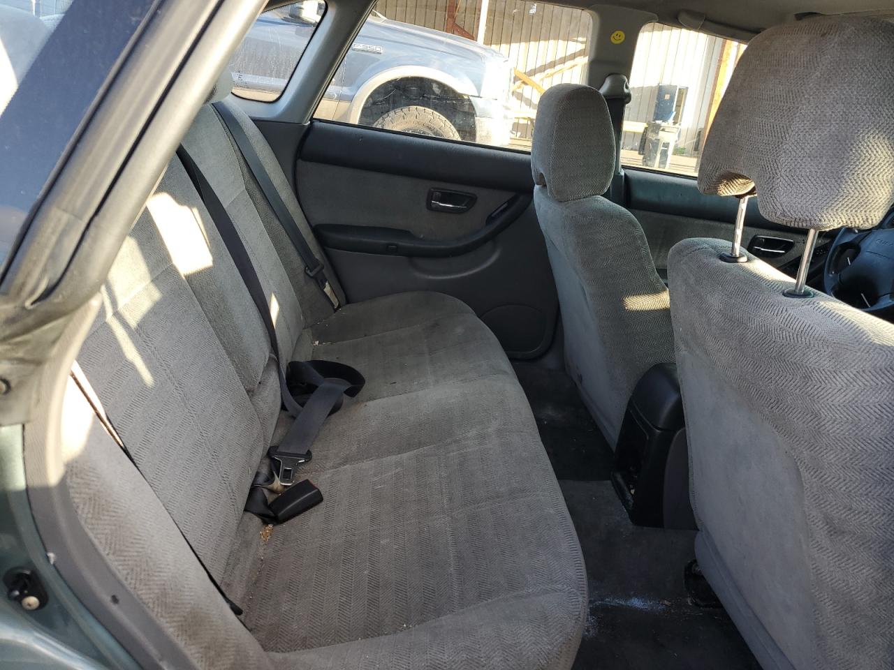 2001 Subaru Legacy L VIN: 4S3BE635117211592 Lot: 86539665