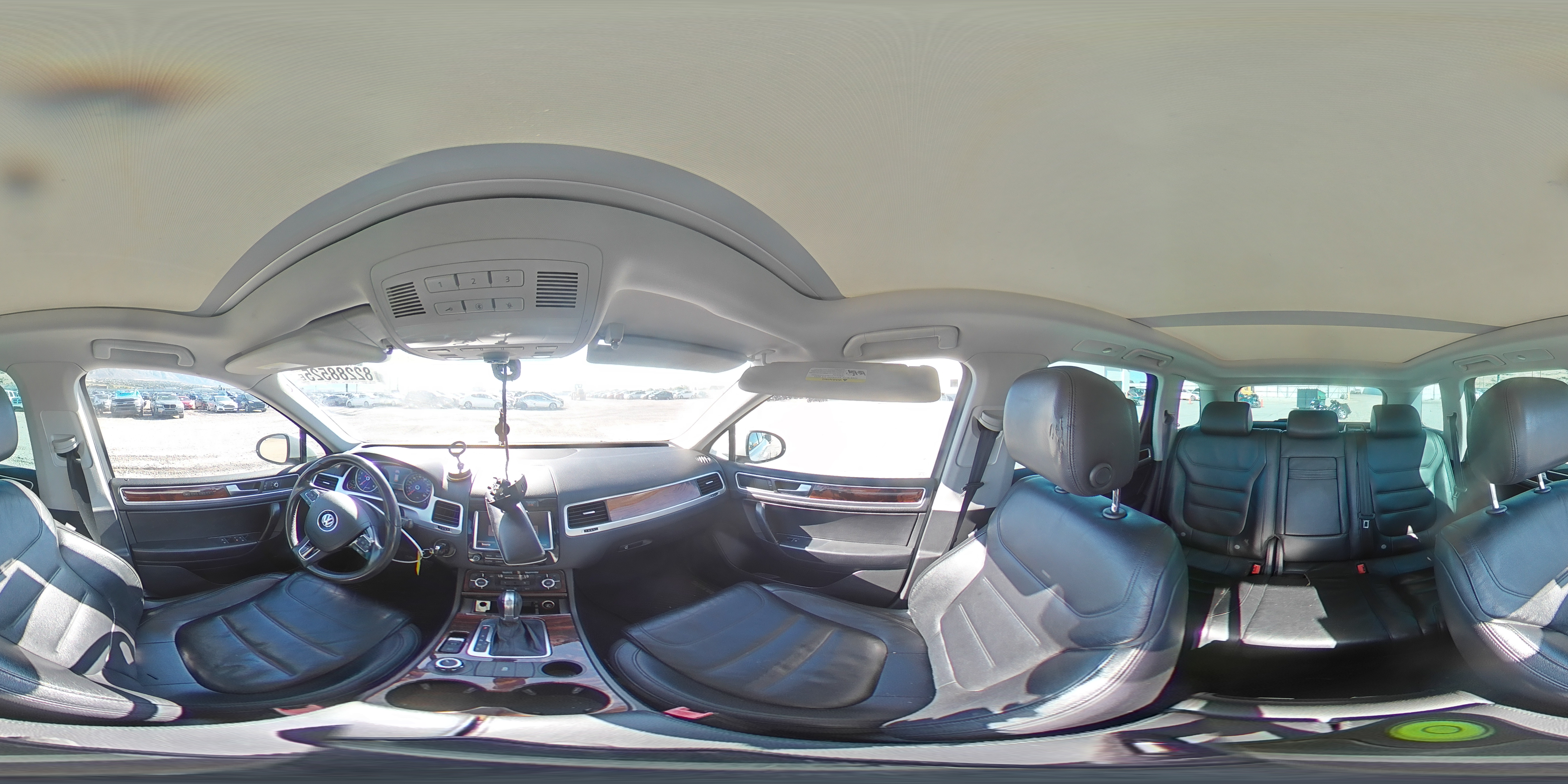 2011 Volkswagen Touareg V6 VIN: WVGFF9BP2BD007045 Lot: 82288525