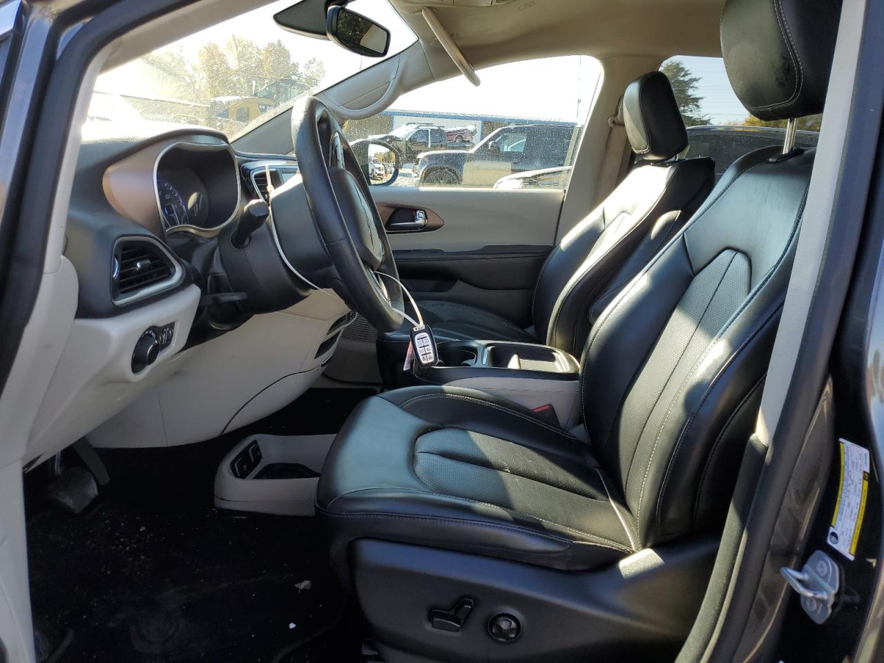 2020 Chrysler Voyager Lxi VIN: 2C4RC1DG1LR144694 Lot: 82588575