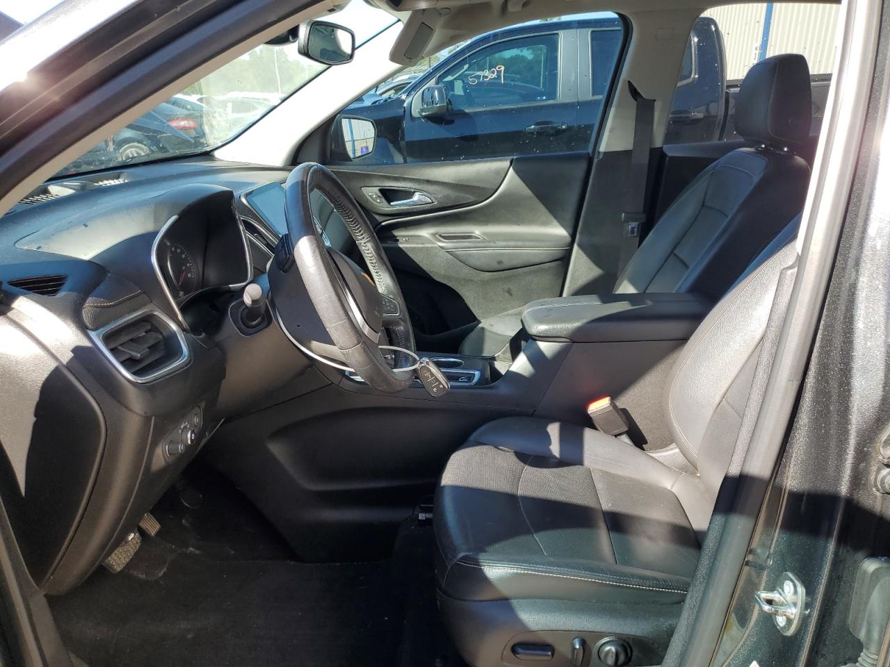 2018 Chevrolet Equinox Premier VIN: 2GNAXNEX5J6229633 Lot: 85733235