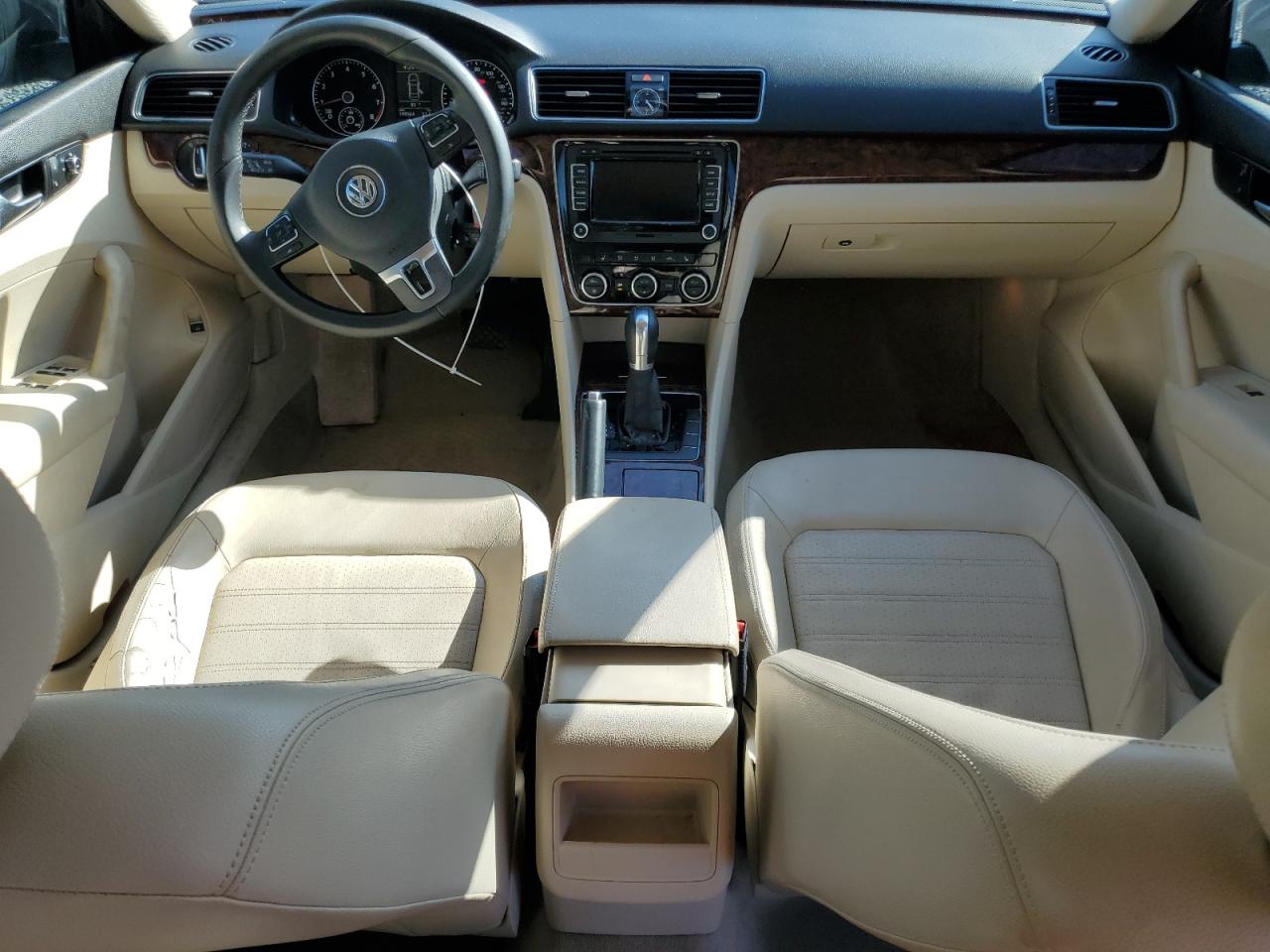 2012 Volkswagen Passat Sel VIN: 1VWCP7A3XCC015972 Lot: 85141575