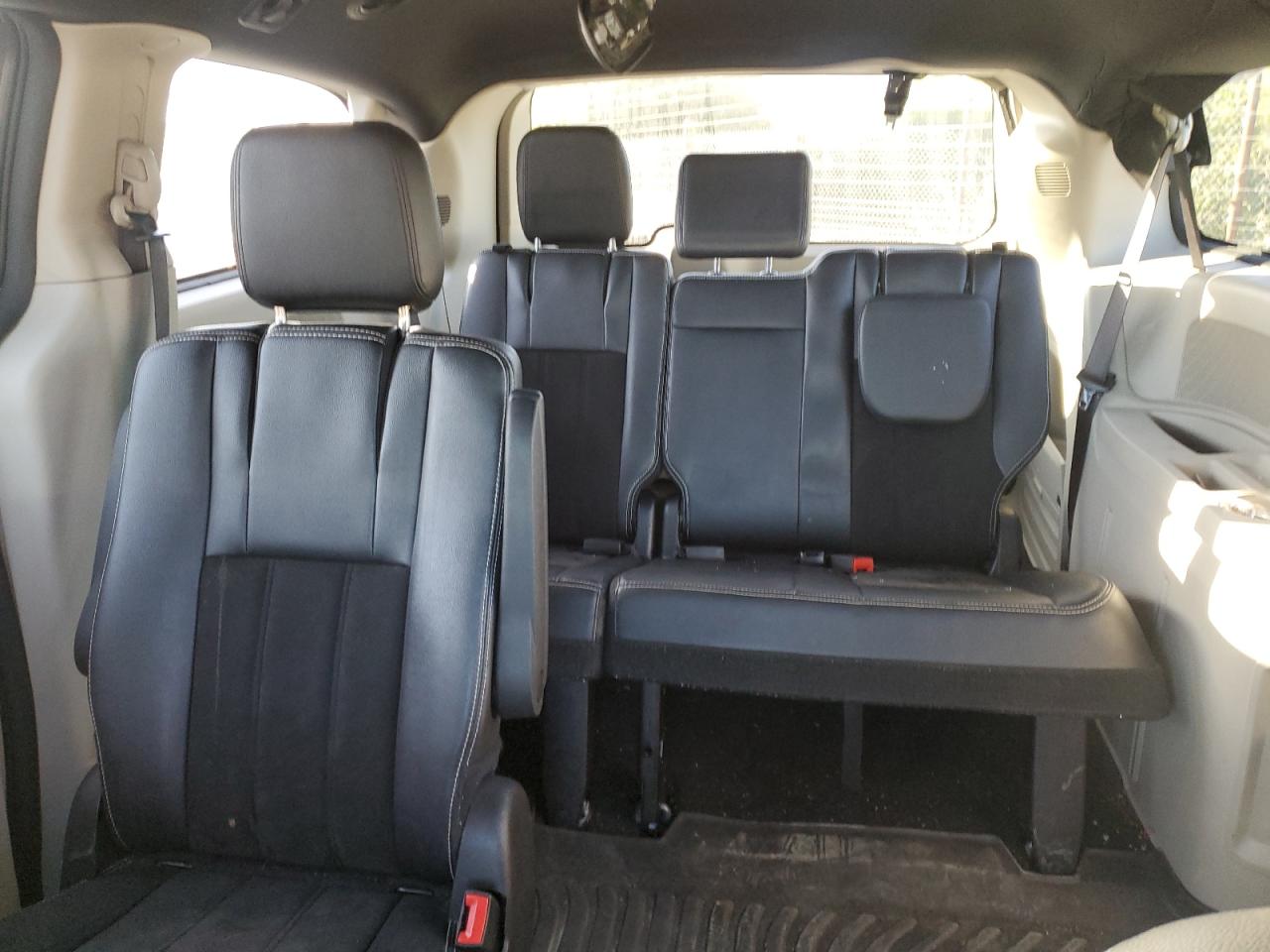 2019 Dodge Grand Caravan Sxt VIN: 2C4RDGCG4KR647877 Lot: 82220225