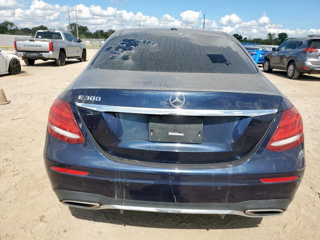 2018 Mercedes-Benz E 300 VIN: WDDZF4JB9JA445402 Lot: 85378275