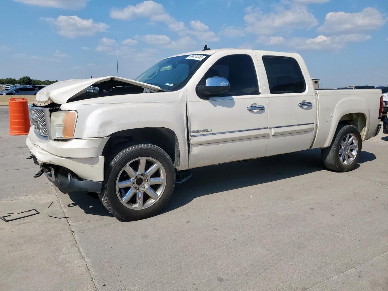 GMC SIERRA 2011. Lot# 84478235. VIN 3GTP1XE28BG114356. Photo 1