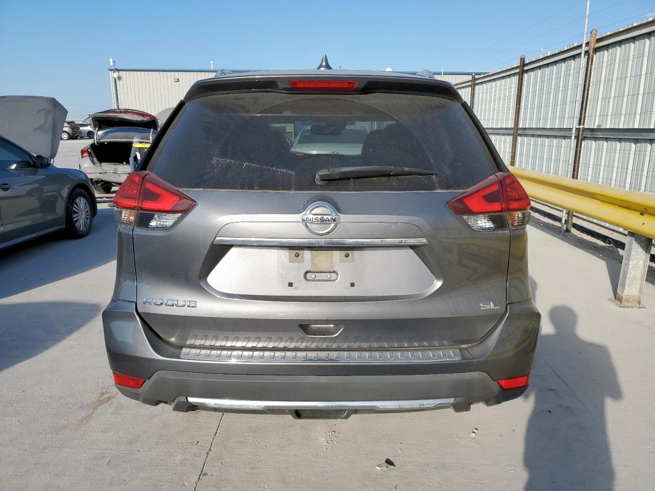 2017 Nissan Rogue S VIN: JN8AT2MT7HW404860 Lot: 85948345