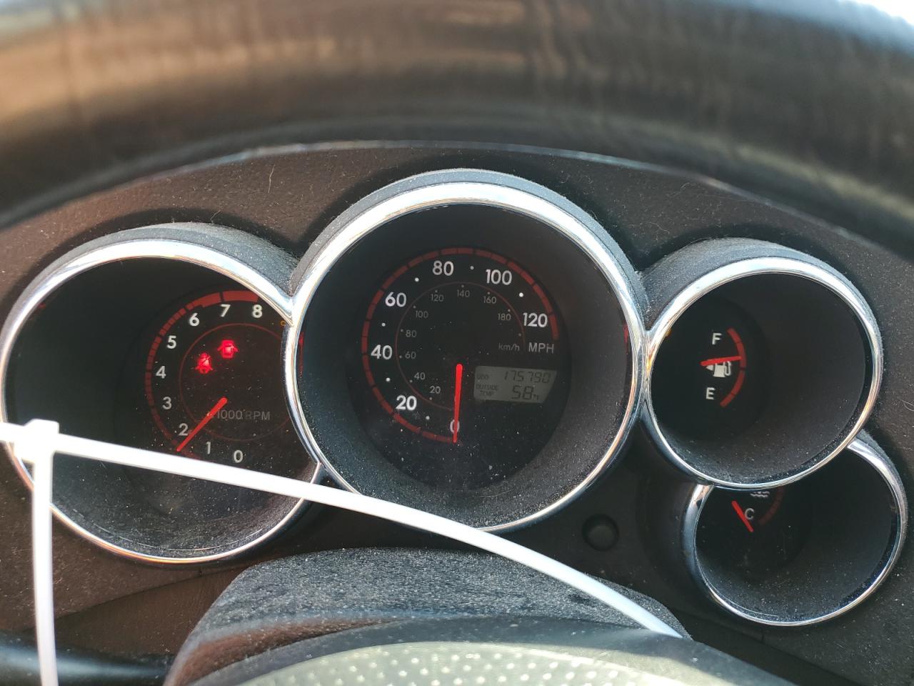 2008 Pontiac Vibe VIN: 5Y2SL658X8Z425282 Lot: 84800585