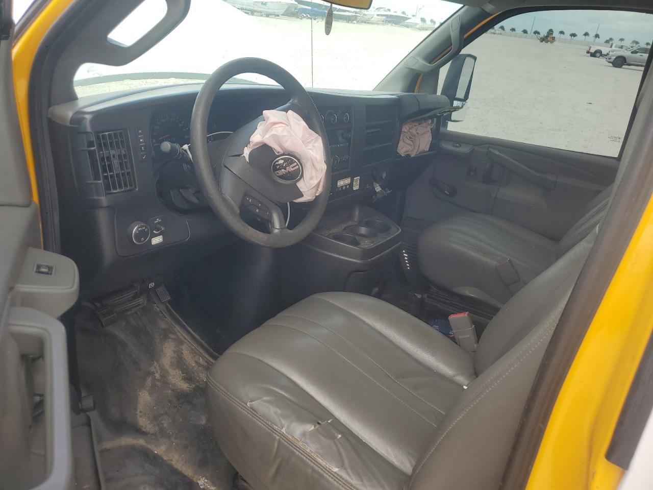 2018 GMC Savana Cutaway G3500 VIN: 7GZ37TCG9JN902205 Lot: 81923935