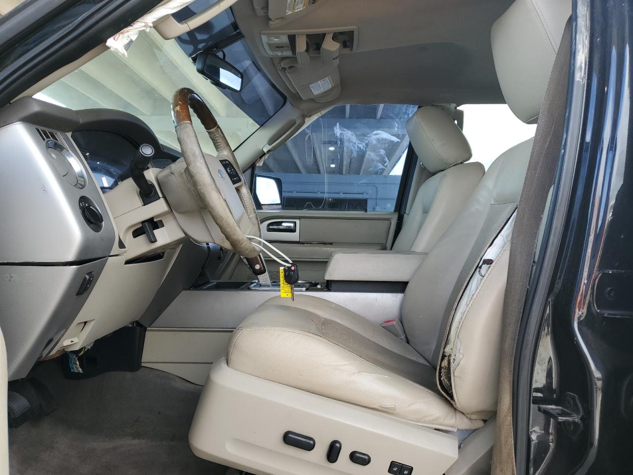 2010 Ford Expedition Limited VIN: 1FMJU1K59AEB51975 Lot: 84653405