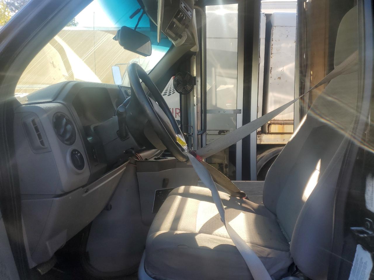 2014 Ford Econoline - Shuttle Bus VIN: 1FDEE4FL8EDA88906 Lot: 82055505