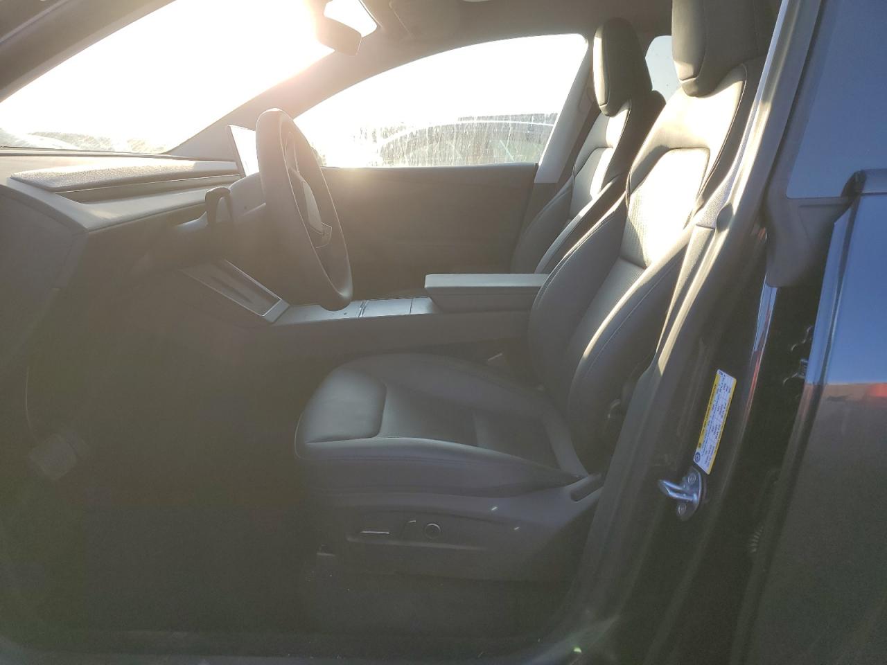 2026 Tesla Model Y VIN: 7SAYGDEE0TF375664 Lot: 85383245