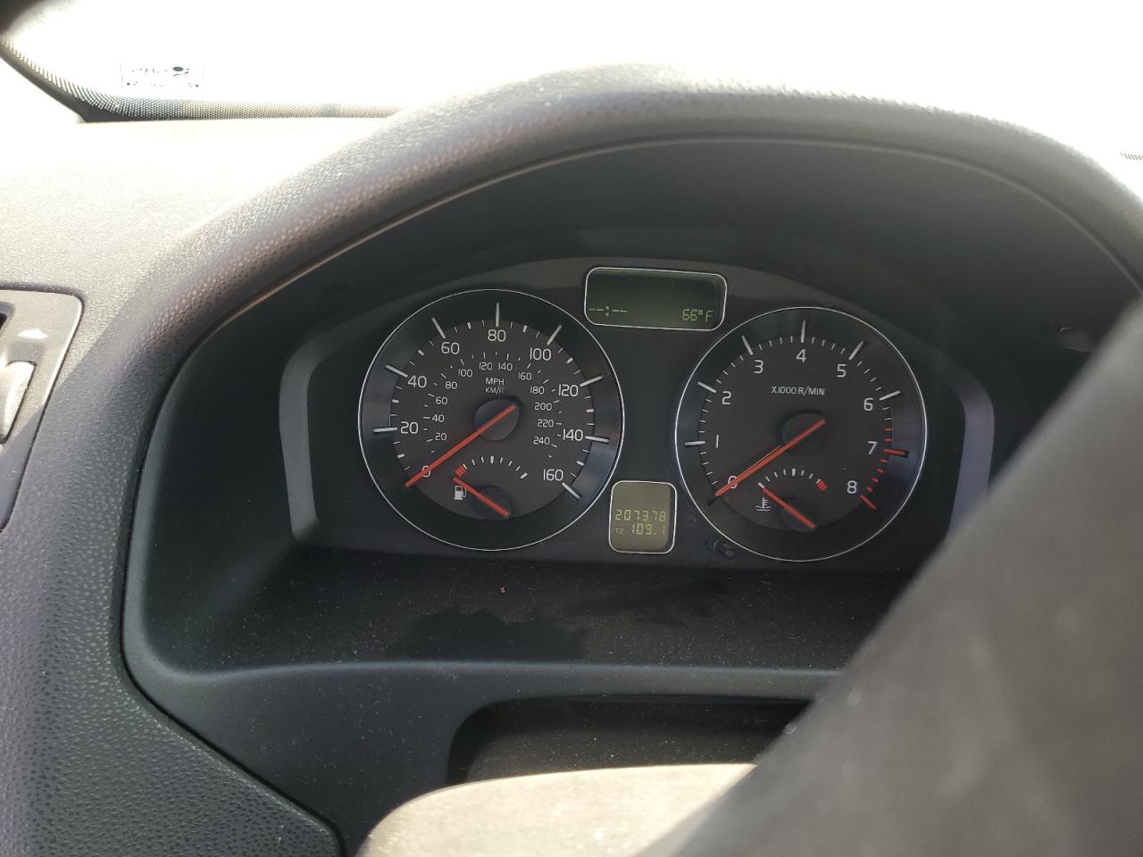 2011 Volvo S40 T5 VIN: YV1672MS0B2546070 Lot: 82730305