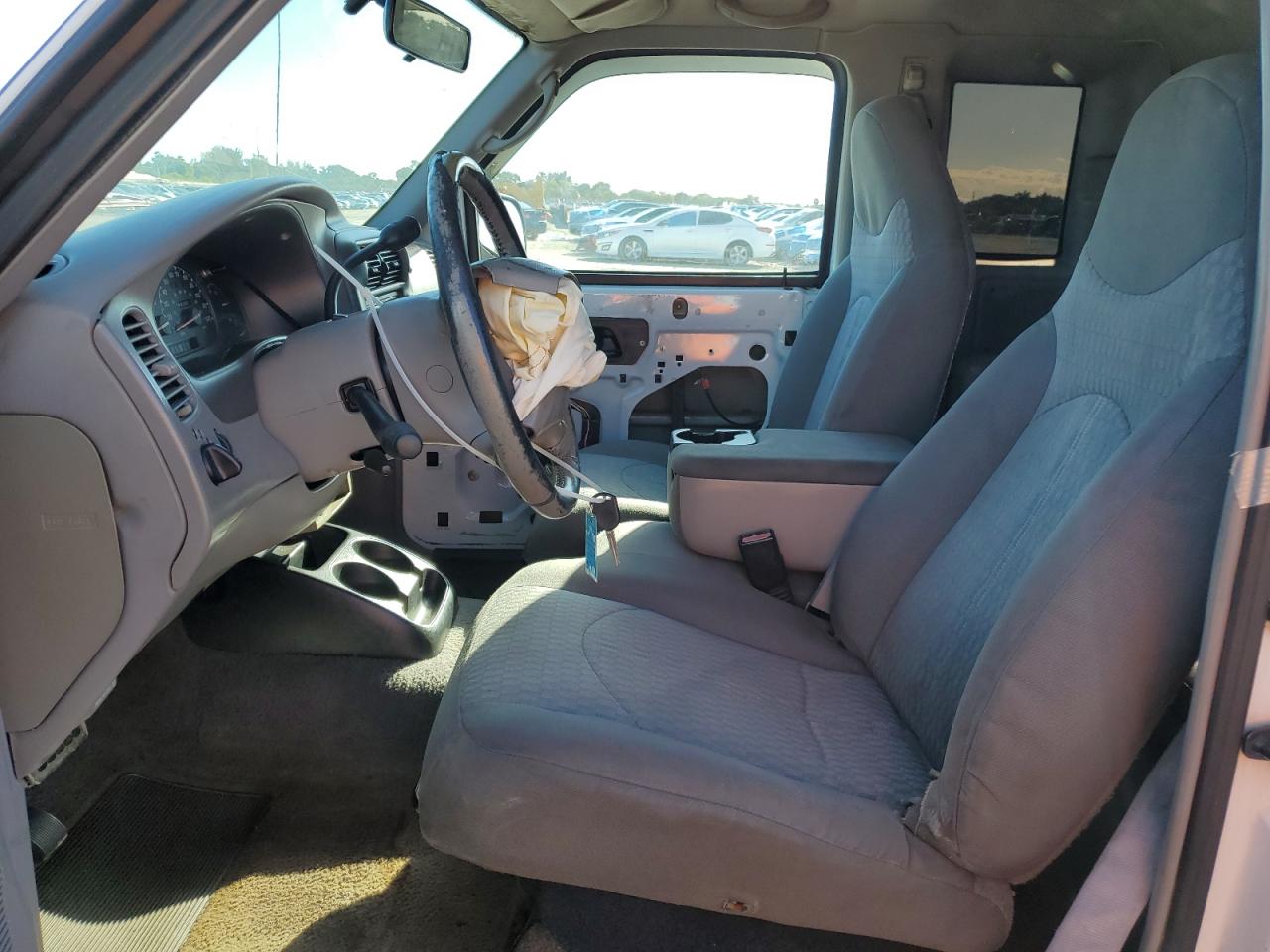 2001 Mazda B3000 Cab Plus VIN: 4F4YR16VX1TM29476 Lot: 82424655