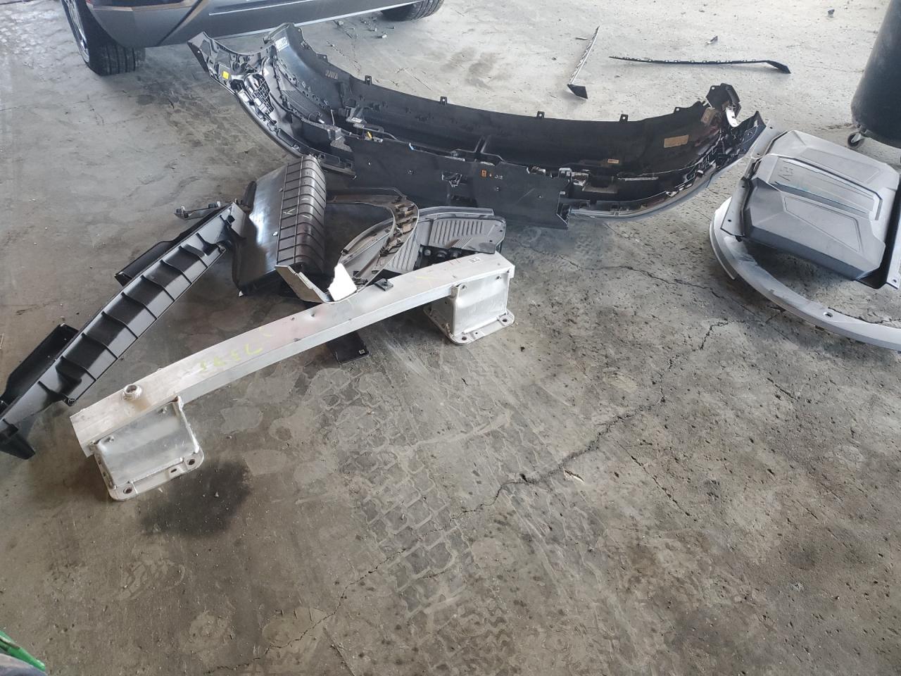 2022 Hyundai Ioniq 5 Limited VIN: KM8KR4AE0NU068942 Lot: 83960345