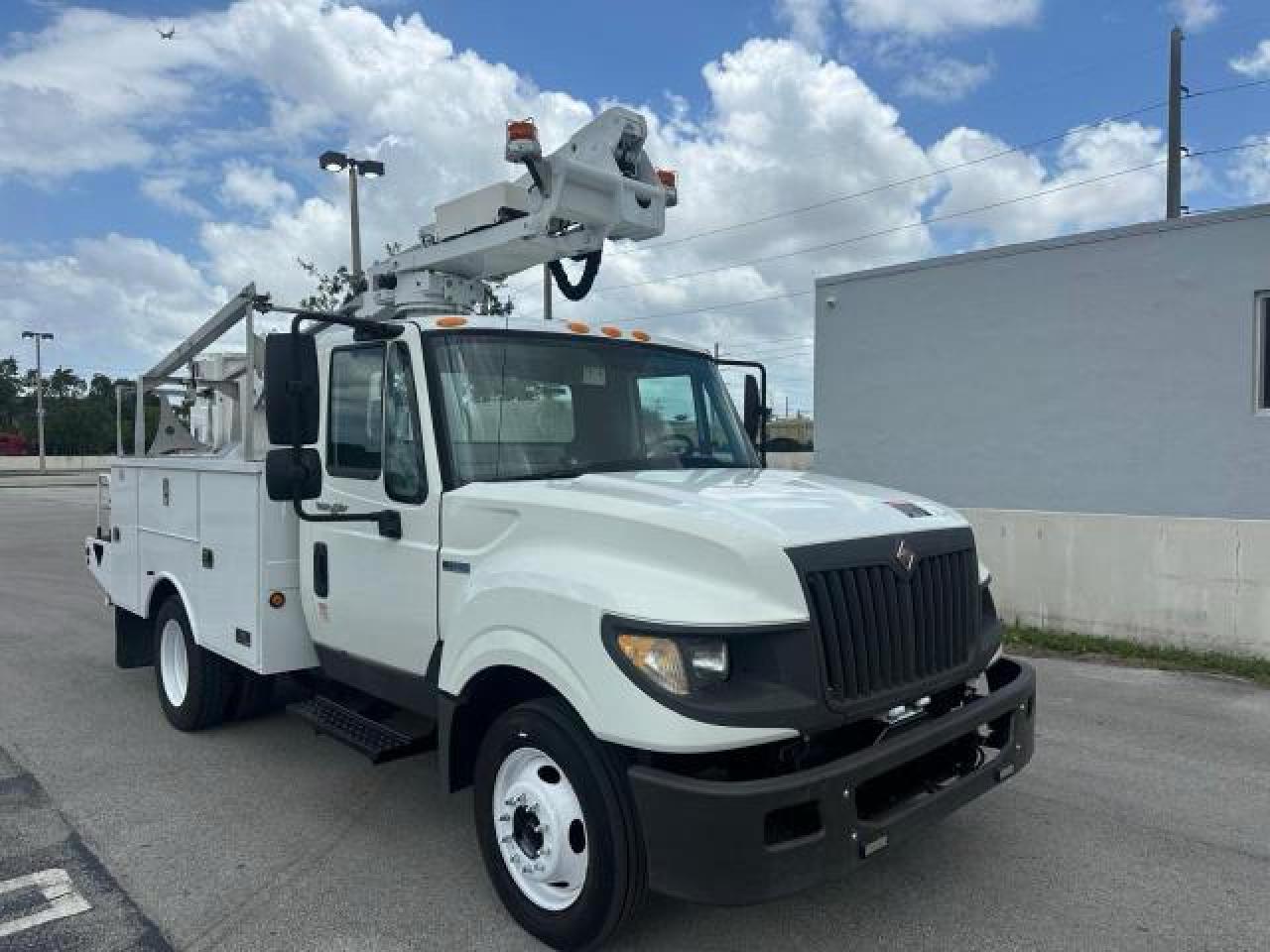 2013 Intl Terrastar - Trucks Fiber Optic Splicing Truck white other diesel 1HTJSSKH6DH202669 photo #1