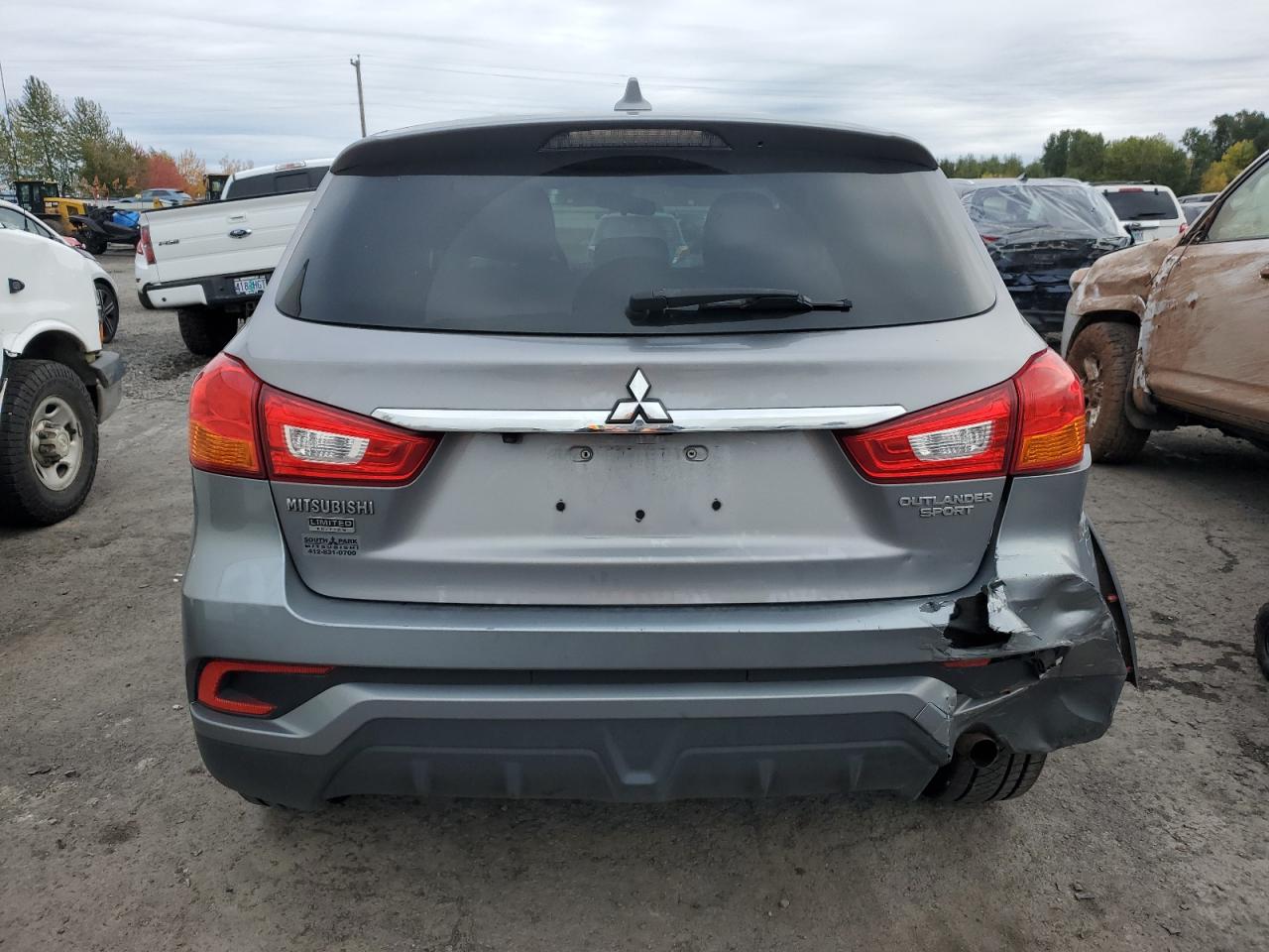 2018 Mitsubishi Outlander Sport Es VIN: JA4AR3AU7JU014897 Lot: 89884155
