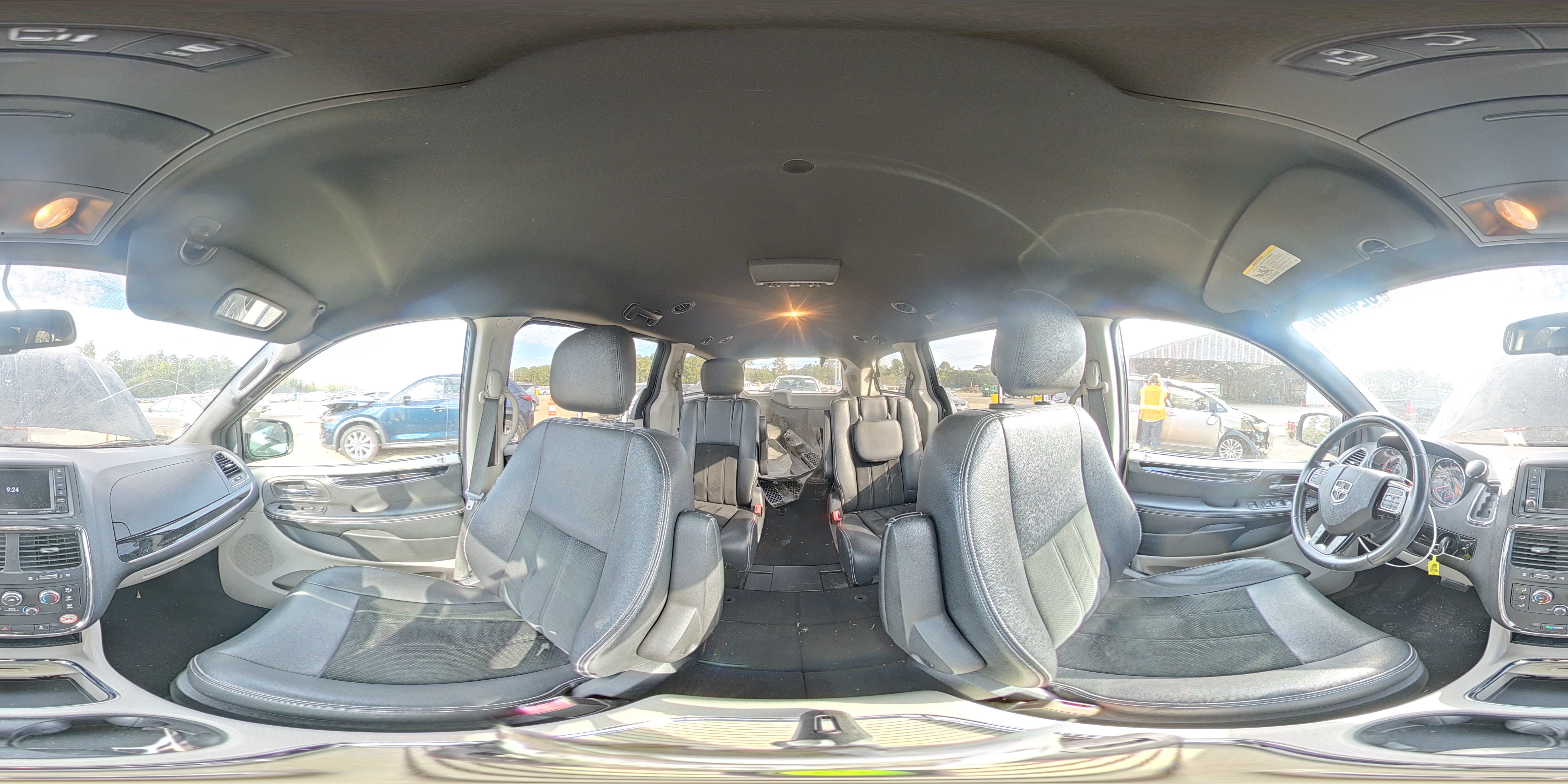 2018 Dodge Grand Caravan Sxt VIN: 2C4RDGCG2JR208904 Lot: 82485175