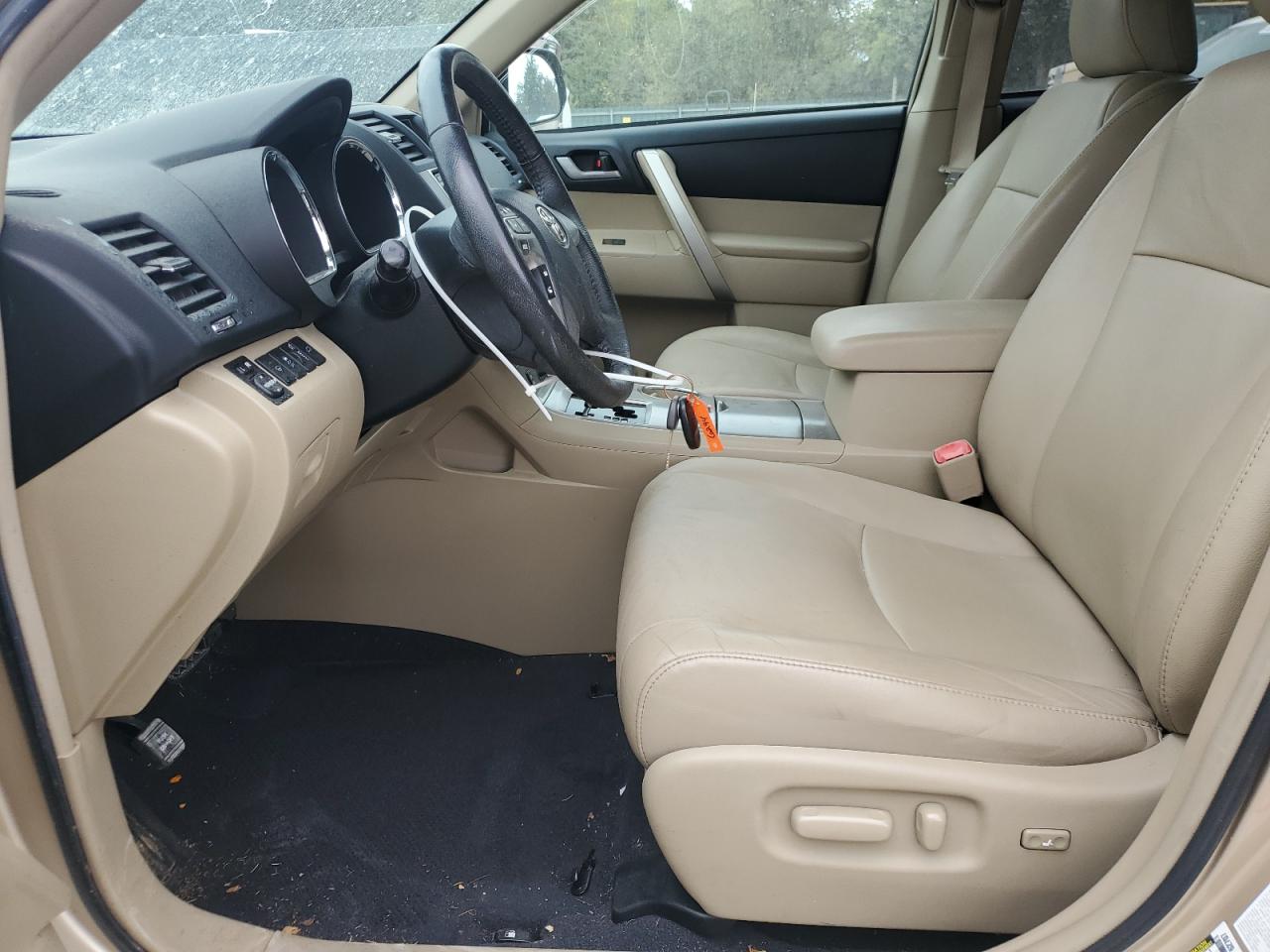 2013 Toyota Highlander Base VIN: 5TDBK3EH4DS180430 Lot: 85075305