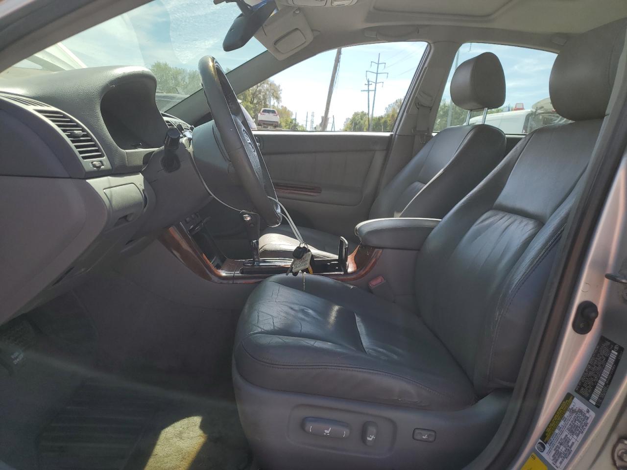 2005 Toyota Camry Le VIN: 4T1BF30K35U614921 Lot: 82188865