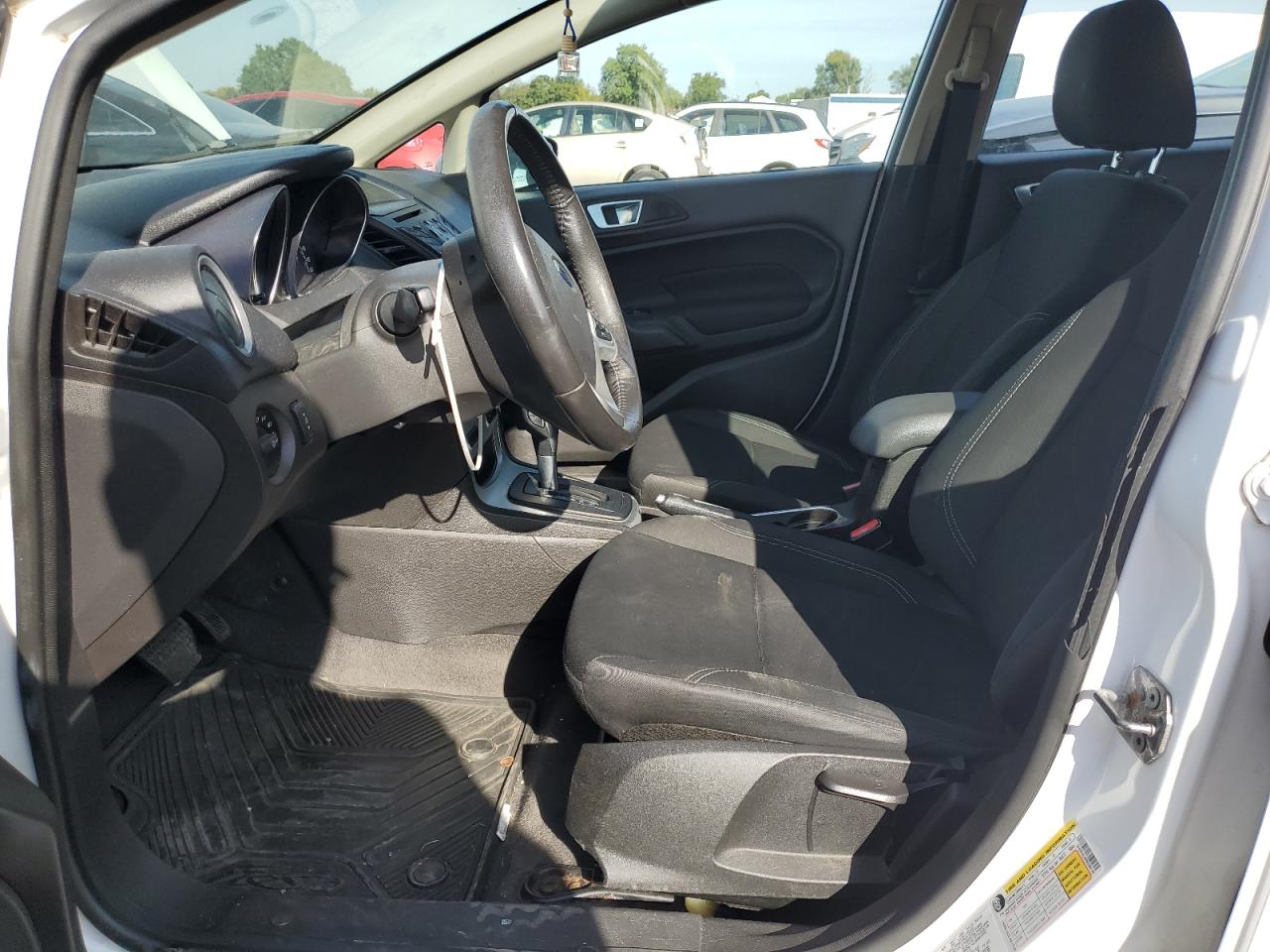 2015 Ford Fiesta Se VIN: 3FADP4EJ9FM208136 Lot: 85289215