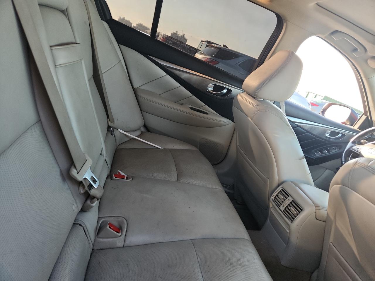 2015 Infiniti Q50 Base VIN: JN1BV7AR3FM401126 Lot: 84993735