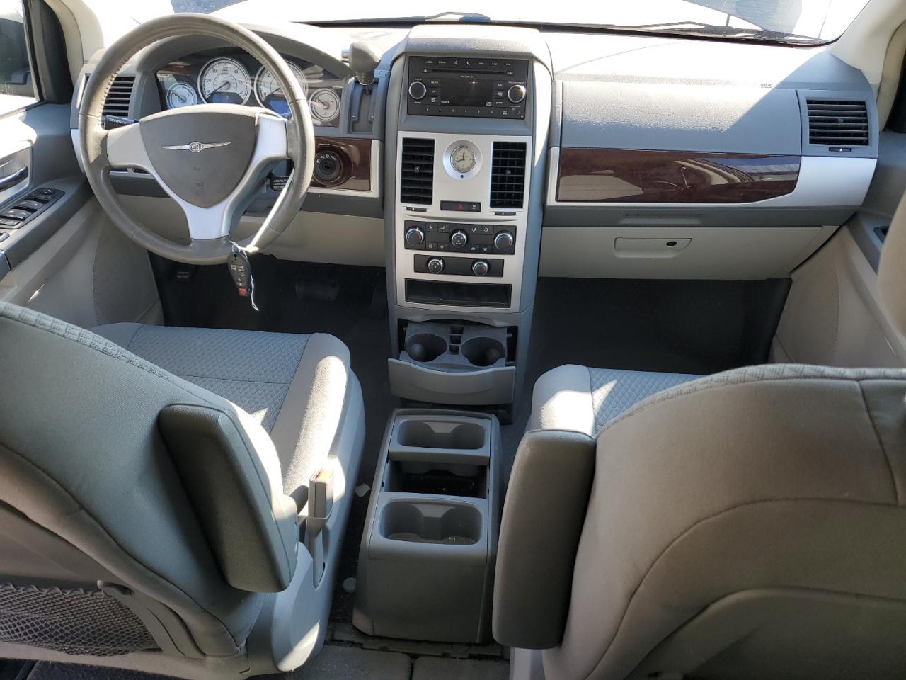 2010 Chrysler Town & Country Touring VIN: 2A4RR5D15AR442352 Lot: 90977765