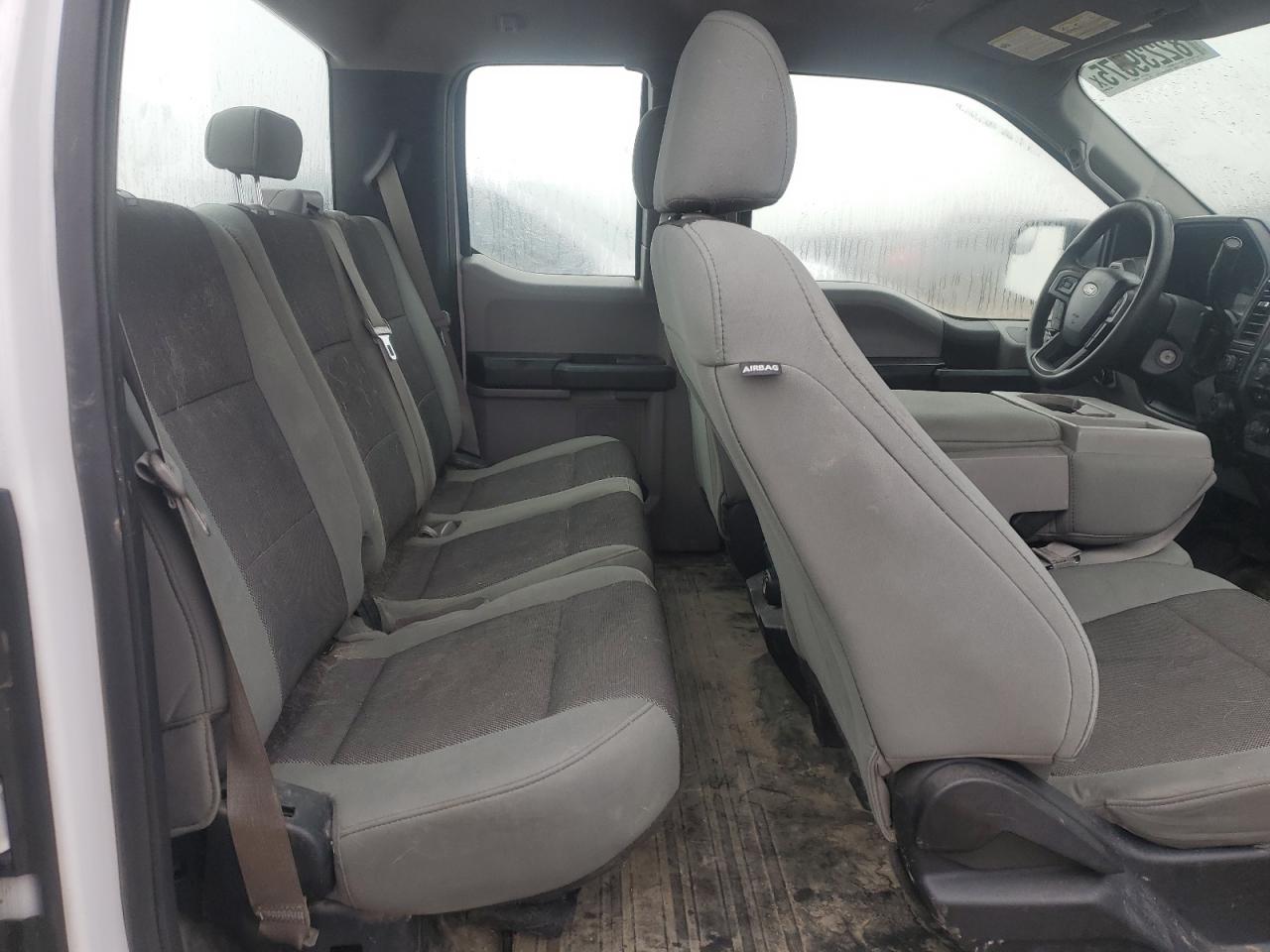 2017 Ford F150 Super Cab VIN: 1FTFX1EF2HKC30518 Lot: 82239575