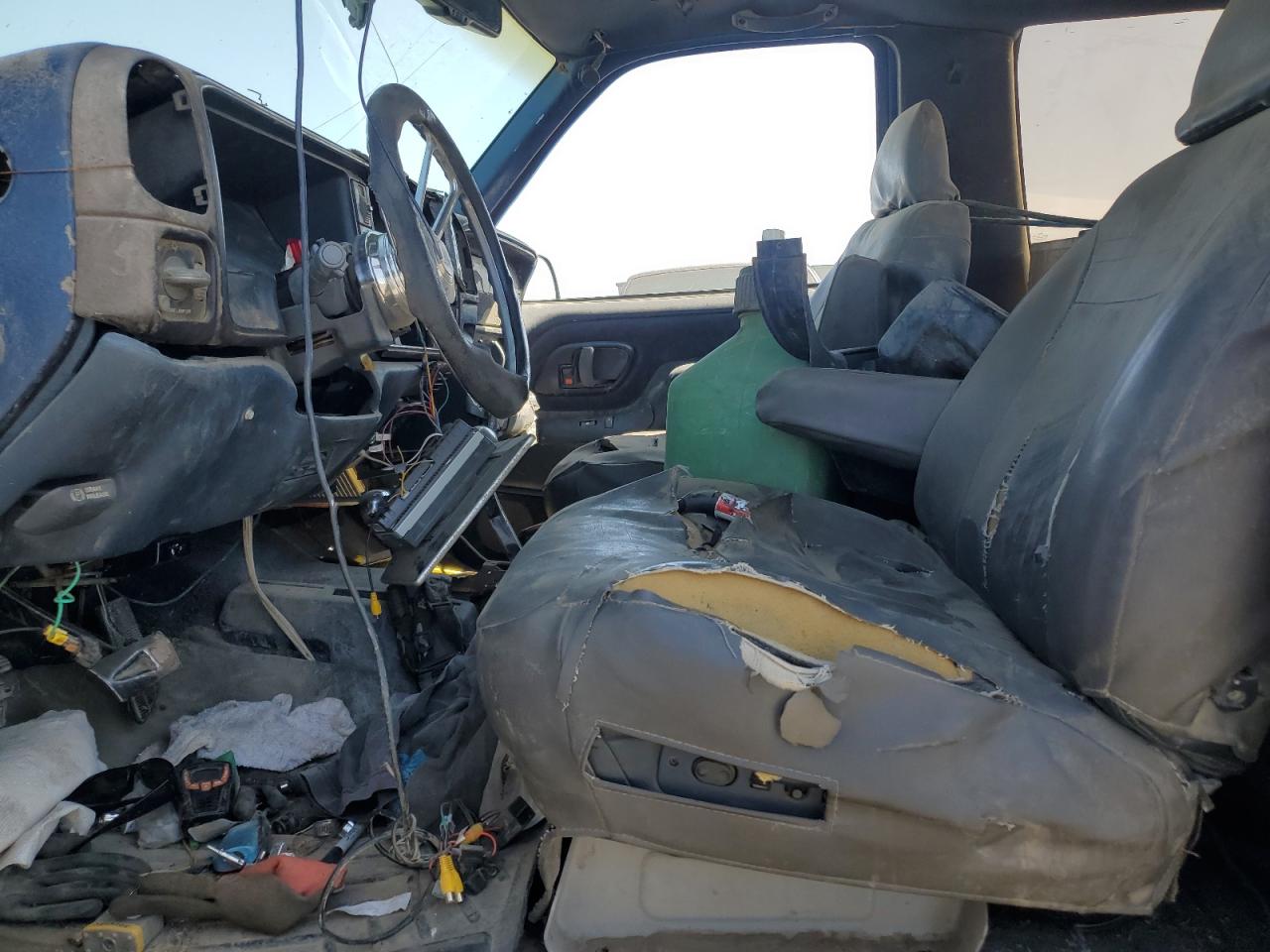 1993 GMC Yukon VIN: 1GKEK18K6PJ733450 Lot: 84430605