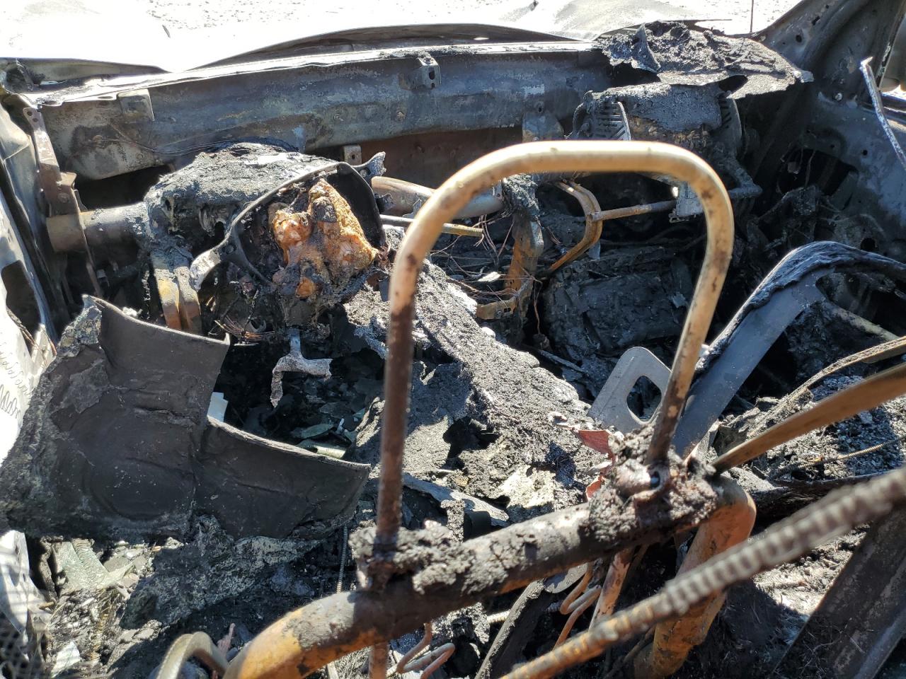 2002 Ford Escape Xlt VIN: 1FMCU04152KE10137 Lot: 84910935