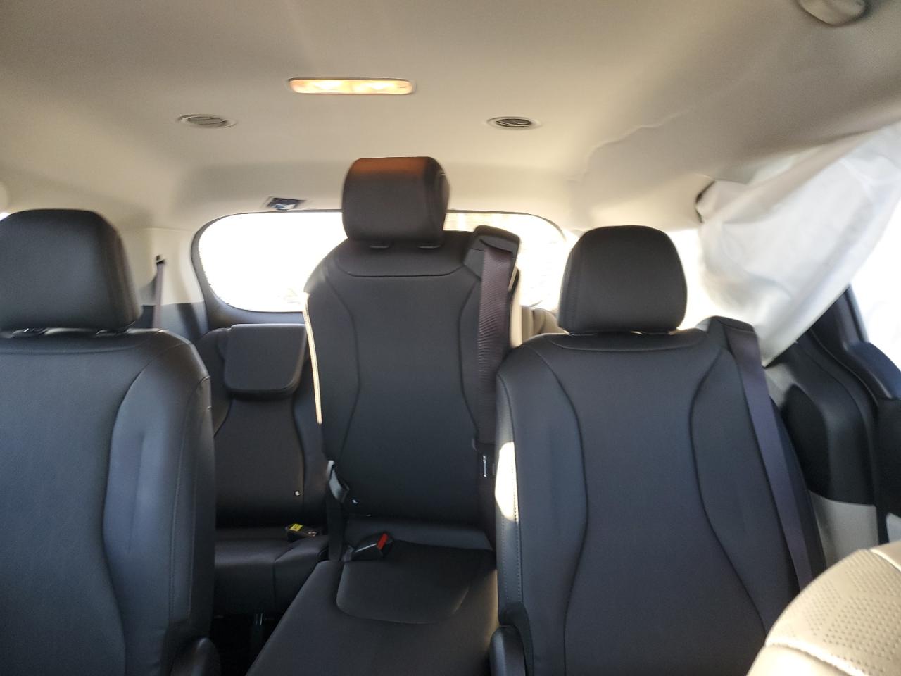 2024 Kia Carnival Lx VIN: KNDNB4H3XR6367388 Lot: 90337405