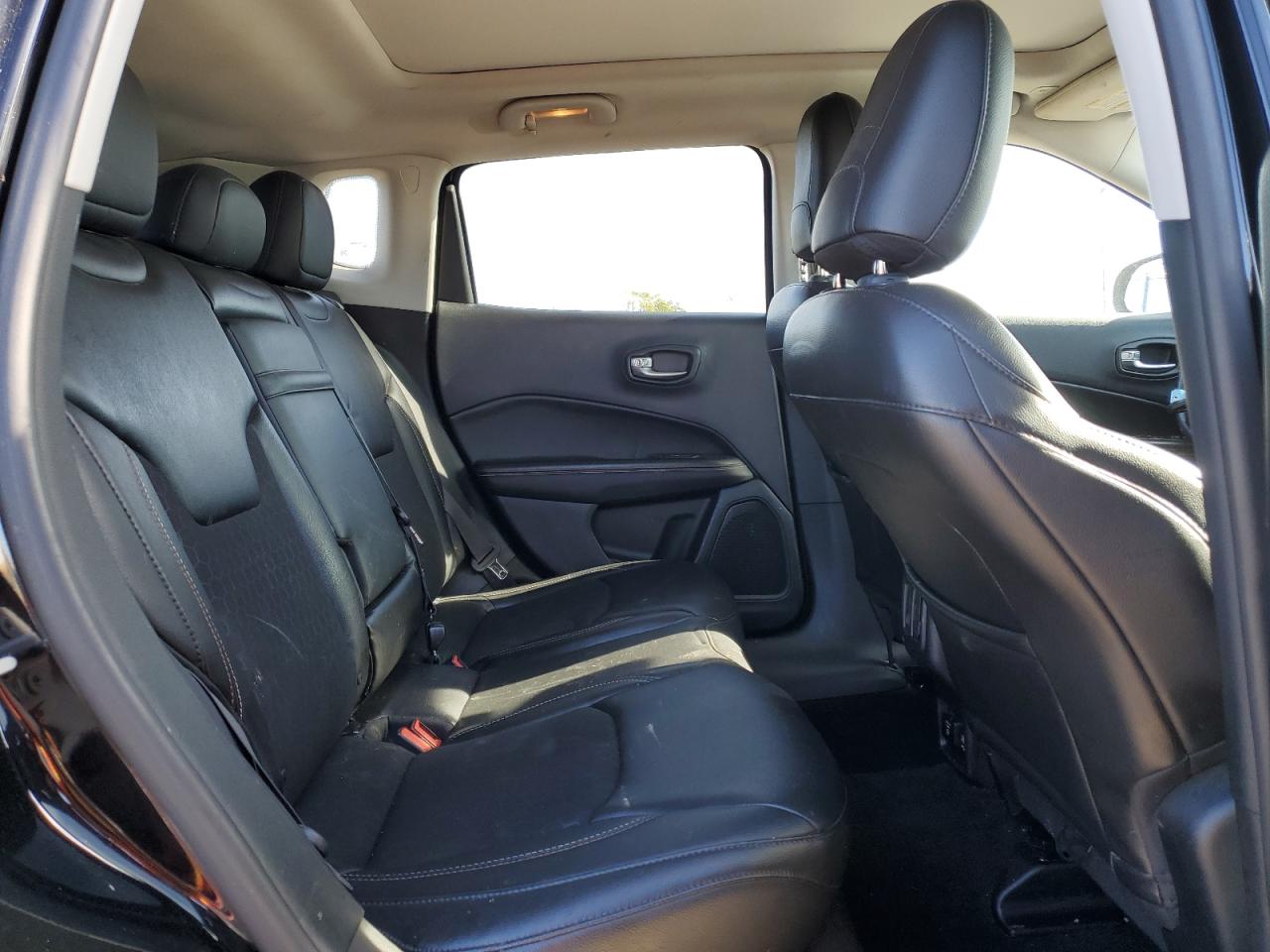 2018 Jeep Compass Latitude VIN: 3C4NJDBB7JT399499 Lot: 85528765