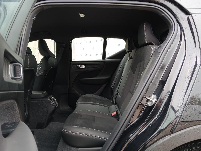 2025 VOLVO XC40 2.0 B4P PLUS DARK 5DR AUTO