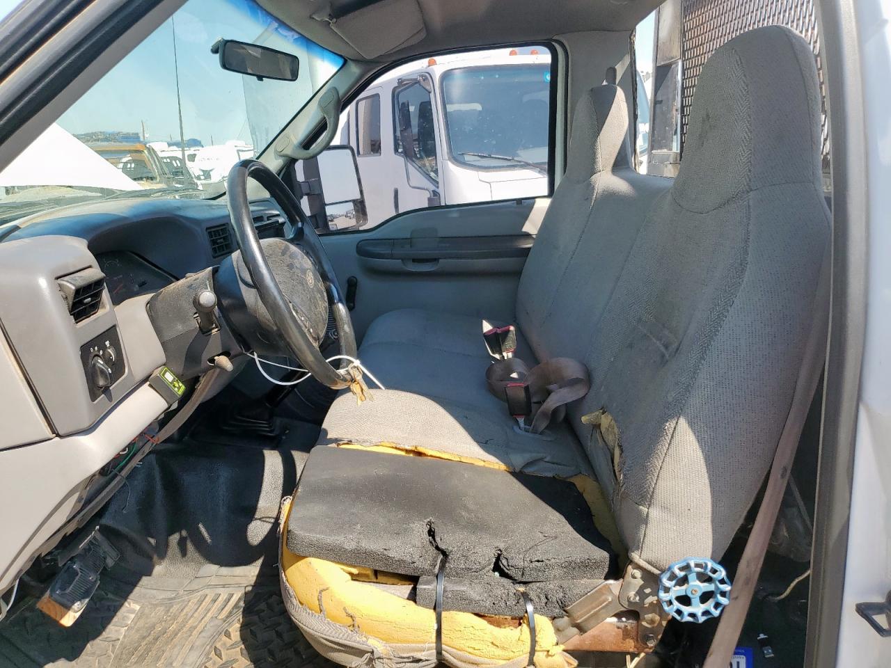 2000 Ford Super Duty F-550 Xl VIN: 1FDAF56F1YED90208 Lot: 84538815