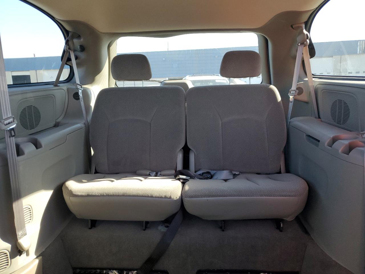 2004 Chrysler Town & Country Lx VIN: 2C4GP44R74R553914 Lot: 83952115