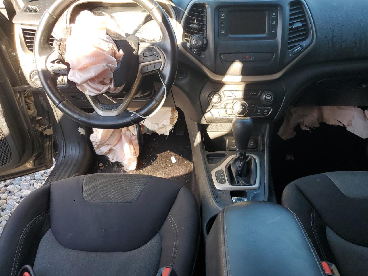 2018 Jeep Cherokee Latitude VIN: 1C4PJLCB7JD557346 Lot: 64245175