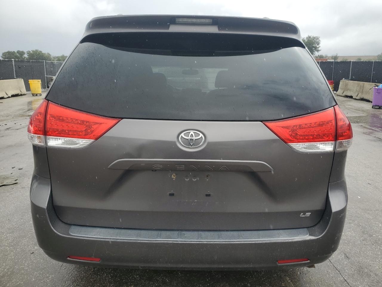 2014 Toyota Sienna Le VIN: 5TDKK3DCXES425299 Lot: 85565585