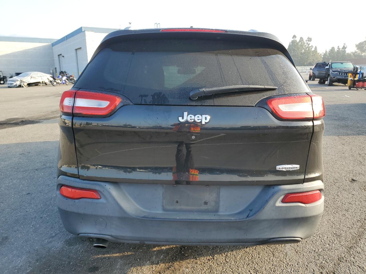 2016 Jeep Cherokee Latitude VIN: 1C4PJLCB5GW355473 Lot: 89992155