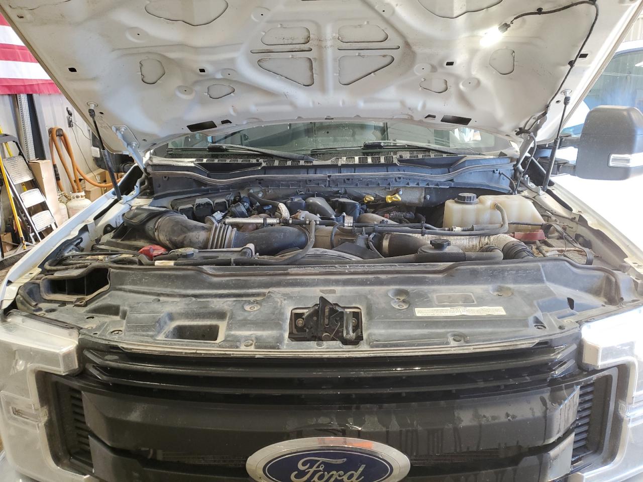 2018 Ford F250 Super Duty Utility / Service Truck VIN: 1FT7W2BTXJEB40870 Lot: 87249865