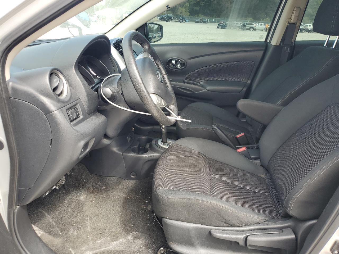 2017 Nissan Versa S VIN: 3N1CN7AP9HL825653 Lot: 82304835