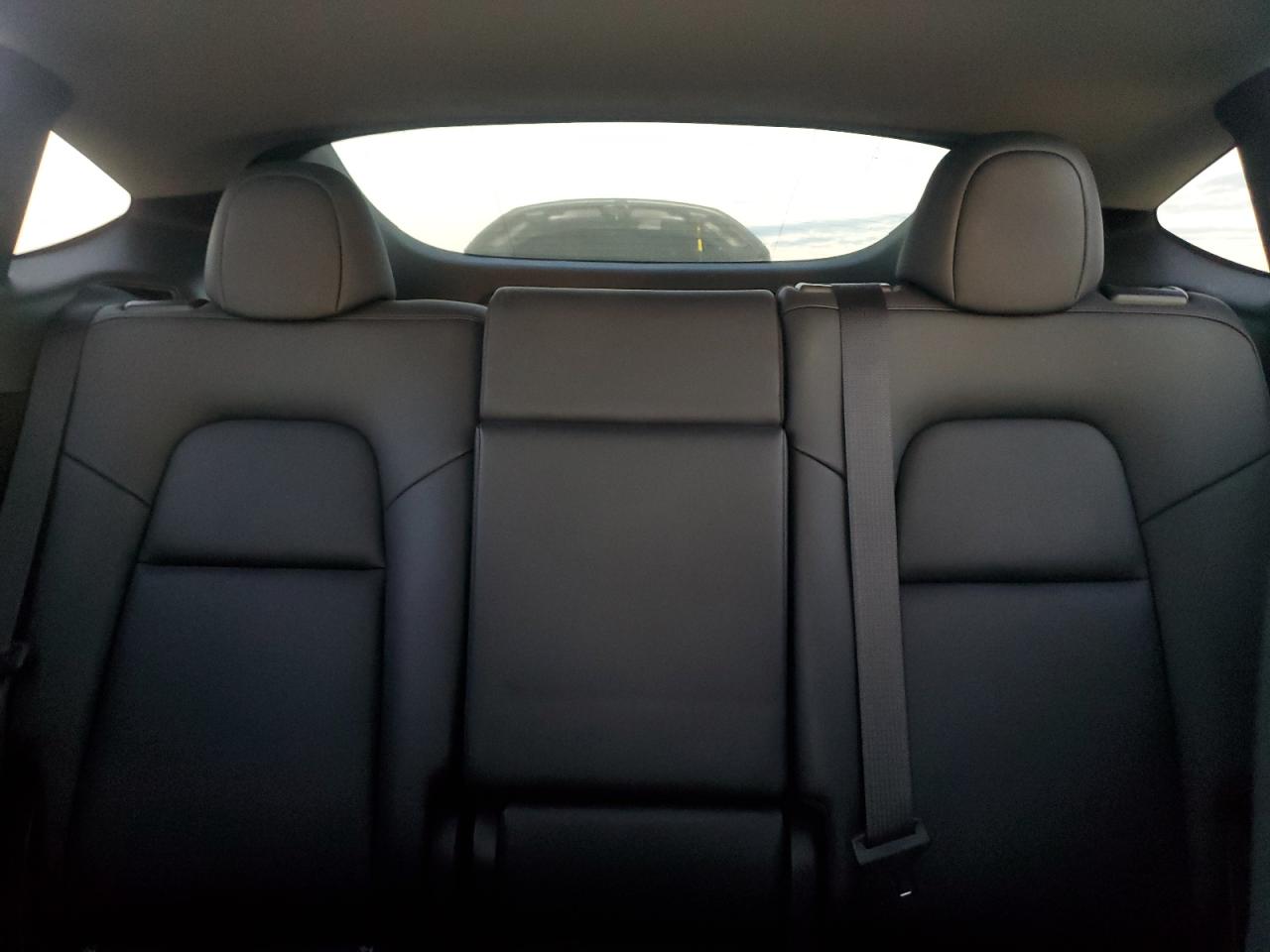 2022 Tesla Model Y VIN: 7SAYGDEE9NA011923 Lot: 90292175