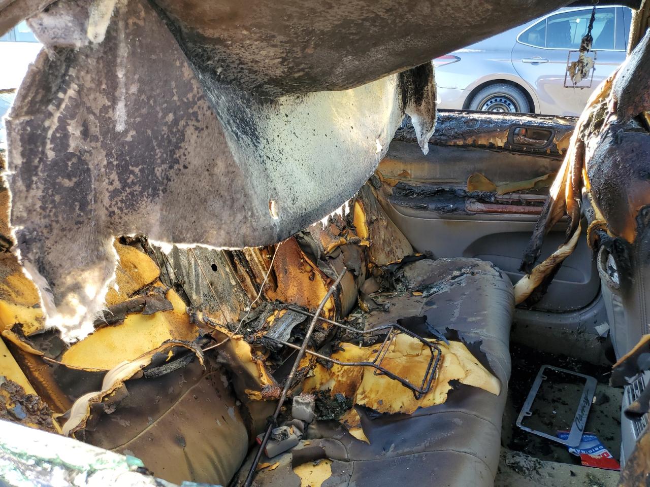 2004 Toyota Camry Le VIN: 4T1BF30K04U080419 Lot: 85949225