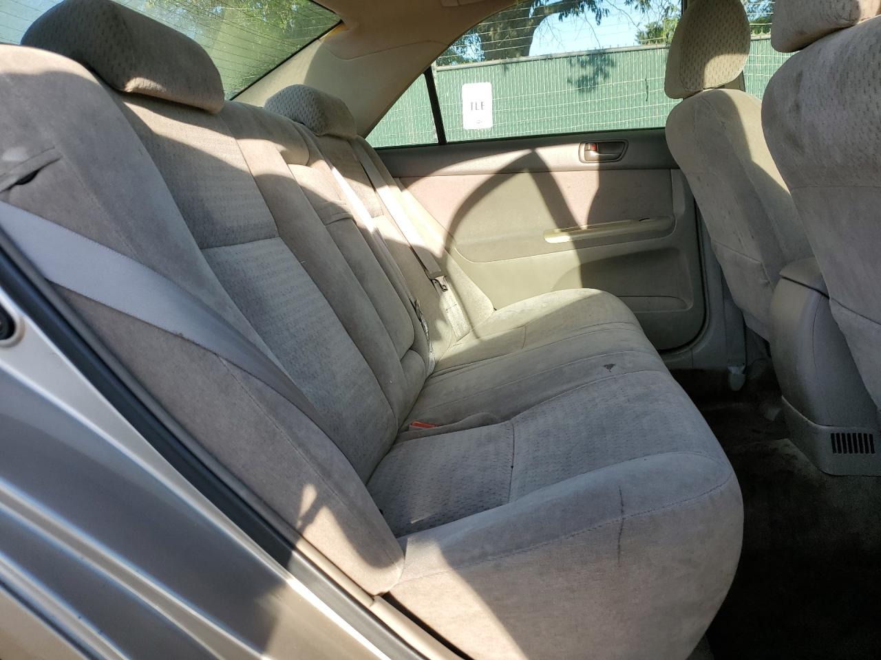 2003 Toyota Camry Le VIN: 4T1BF32K13U556835 Lot: 84925045