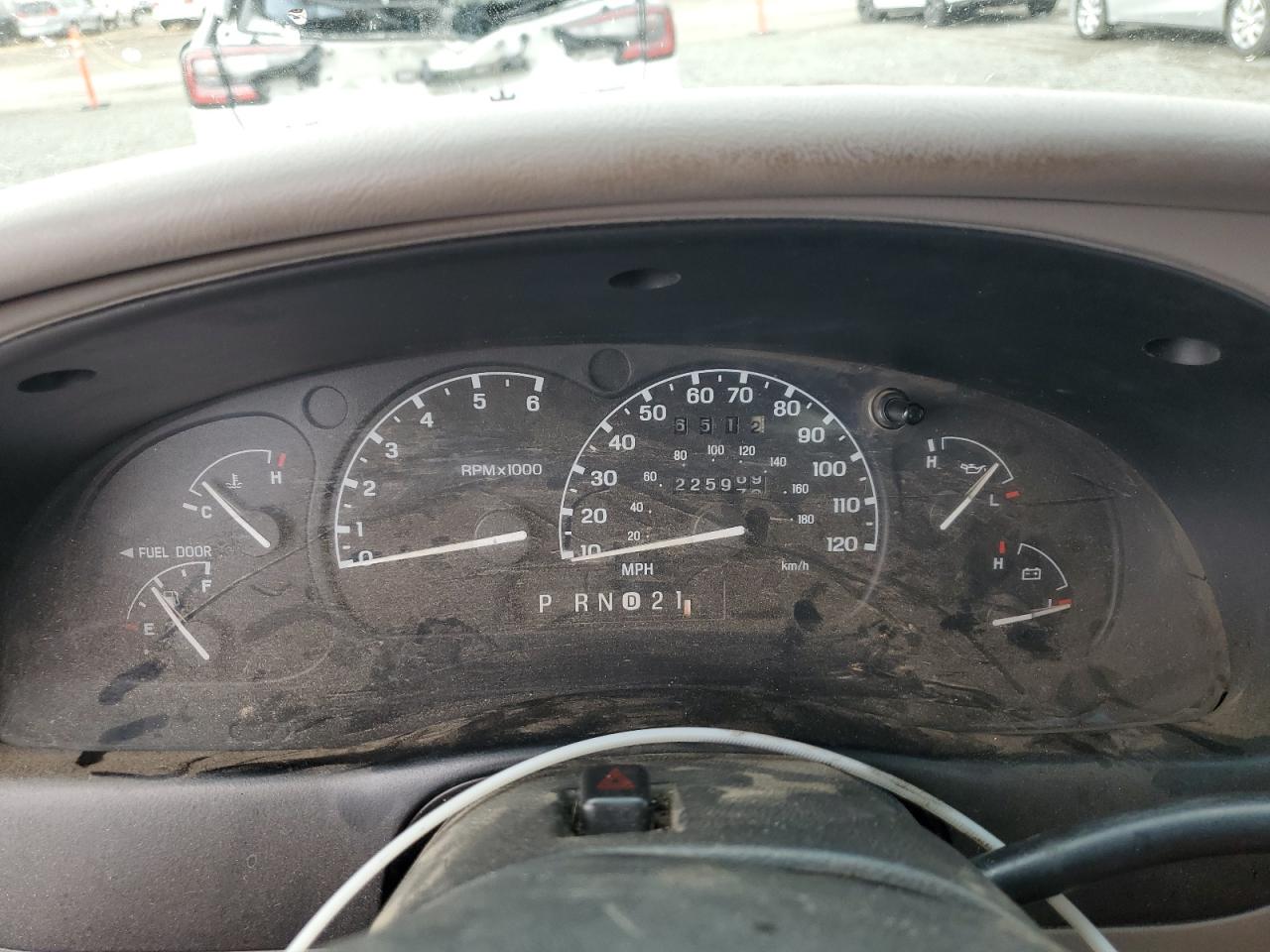 1998 Ford Explorer VIN: 1FMYU24E9WUB90001 Lot: 84812255