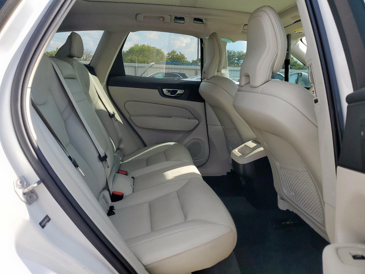 2021 Volvo Xc60 T5 Momentum VIN: YV4102DK3M1675334 Lot: 85779815