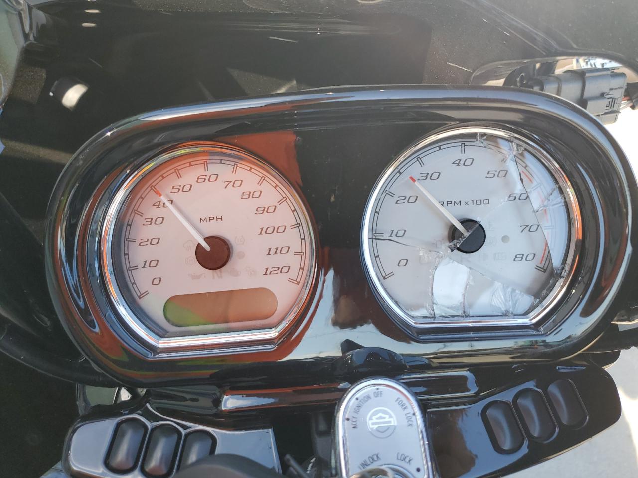 2016 Harley-Davidson Fltrxs Road Glide Special VIN: 1HD1KTM11GB669751 Lot: 84807475