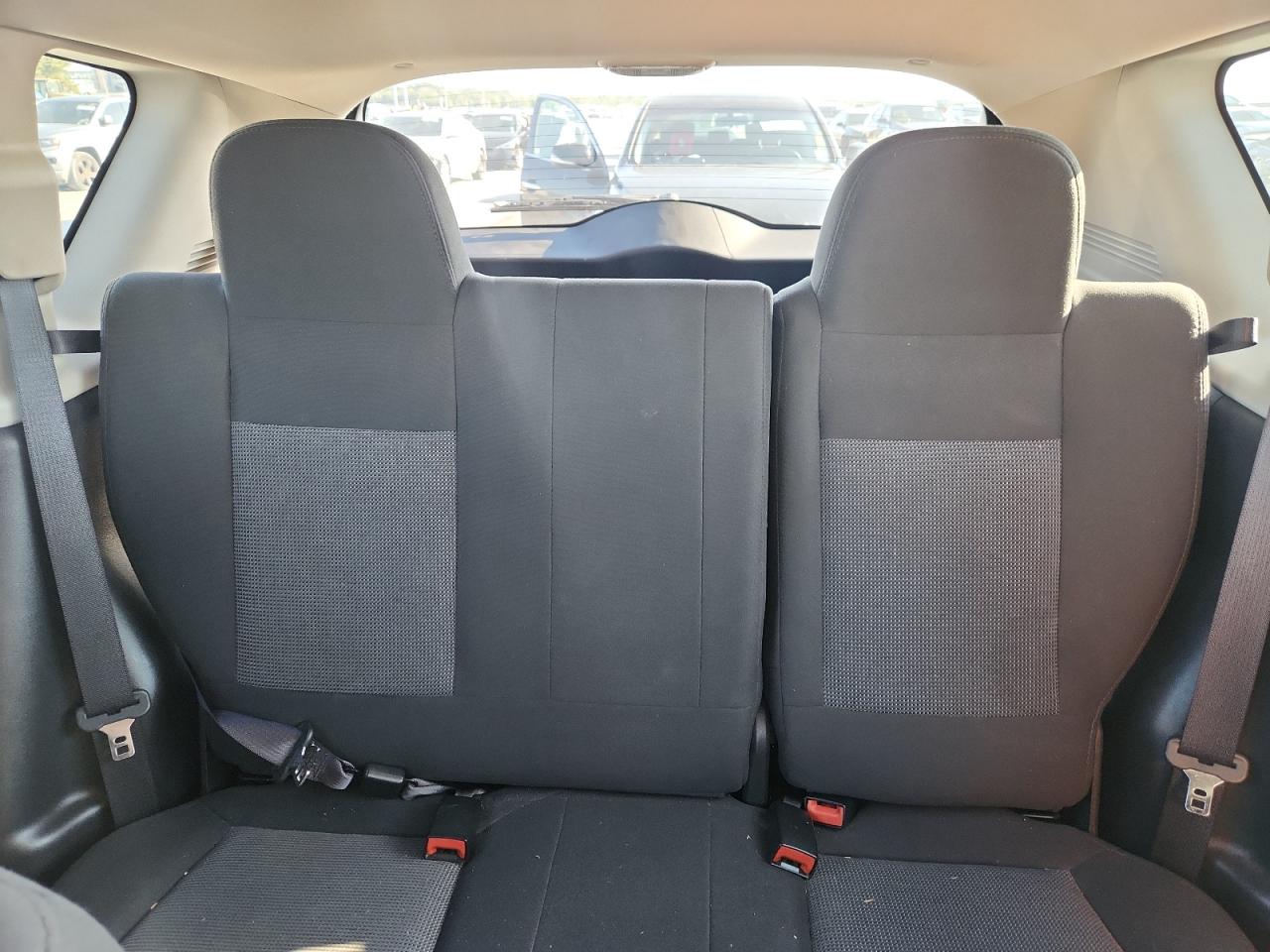 2015 Jeep Compass Sport VIN: 1C4NJCBAXFD284894 Lot: 84800375